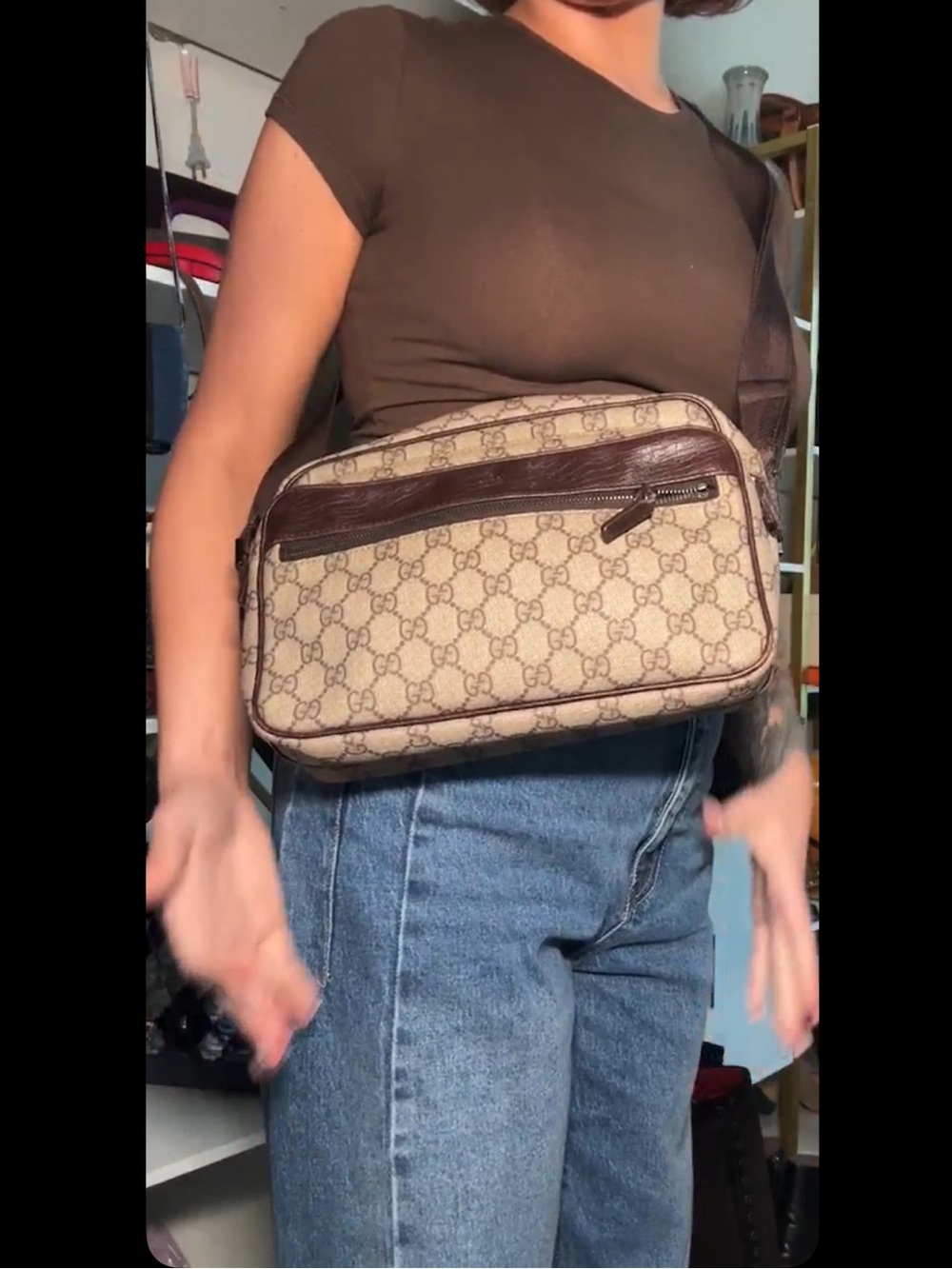 Gucci GG Supreme Canvas Crossbody Messenger Bag - Picture 2 of 12